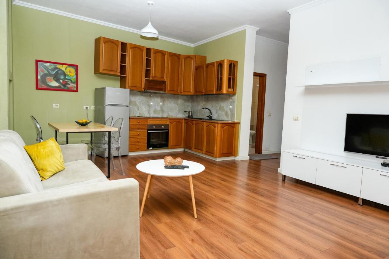 Cozy Apartment In The Heart Of Tirana ! Zewnętrze zdjęcie
