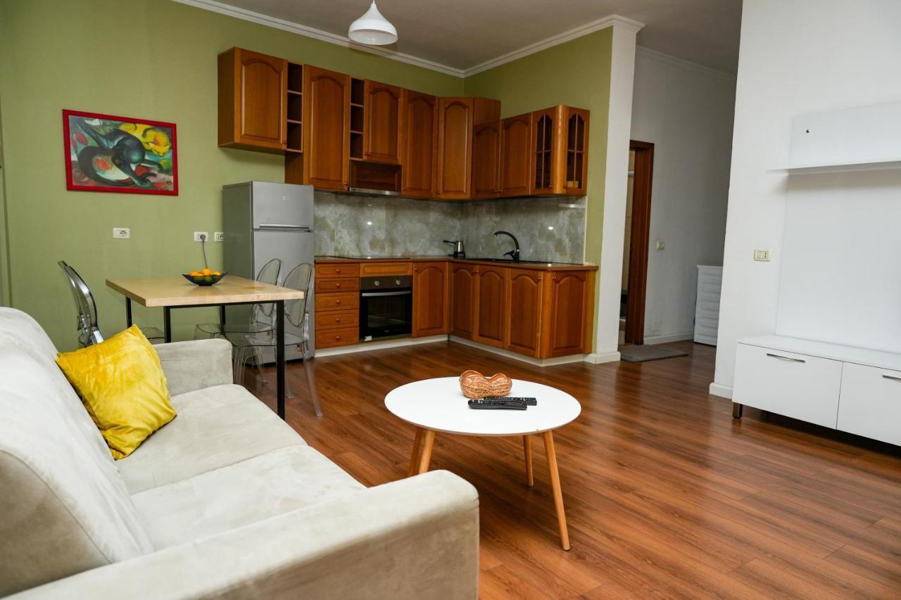 Cozy Apartment In The Heart Of Tirana ! Zewnętrze zdjęcie