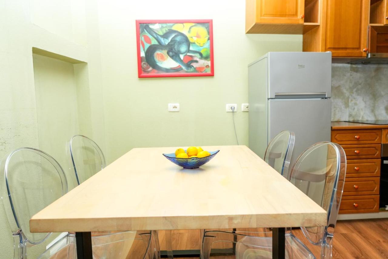 Cozy Apartment In The Heart Of Tirana ! Zewnętrze zdjęcie