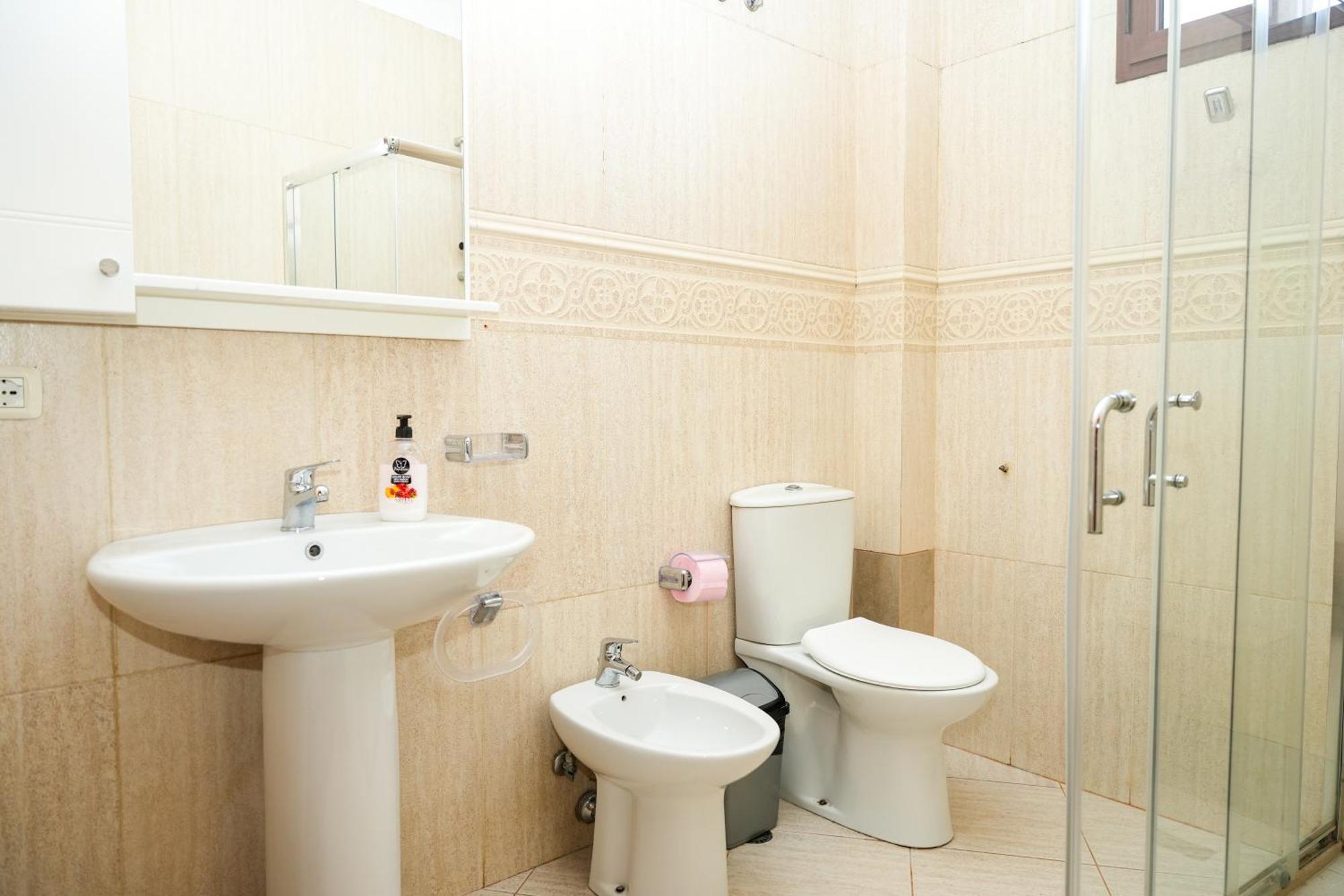 Cozy Apartment In The Heart Of Tirana ! Zewnętrze zdjęcie