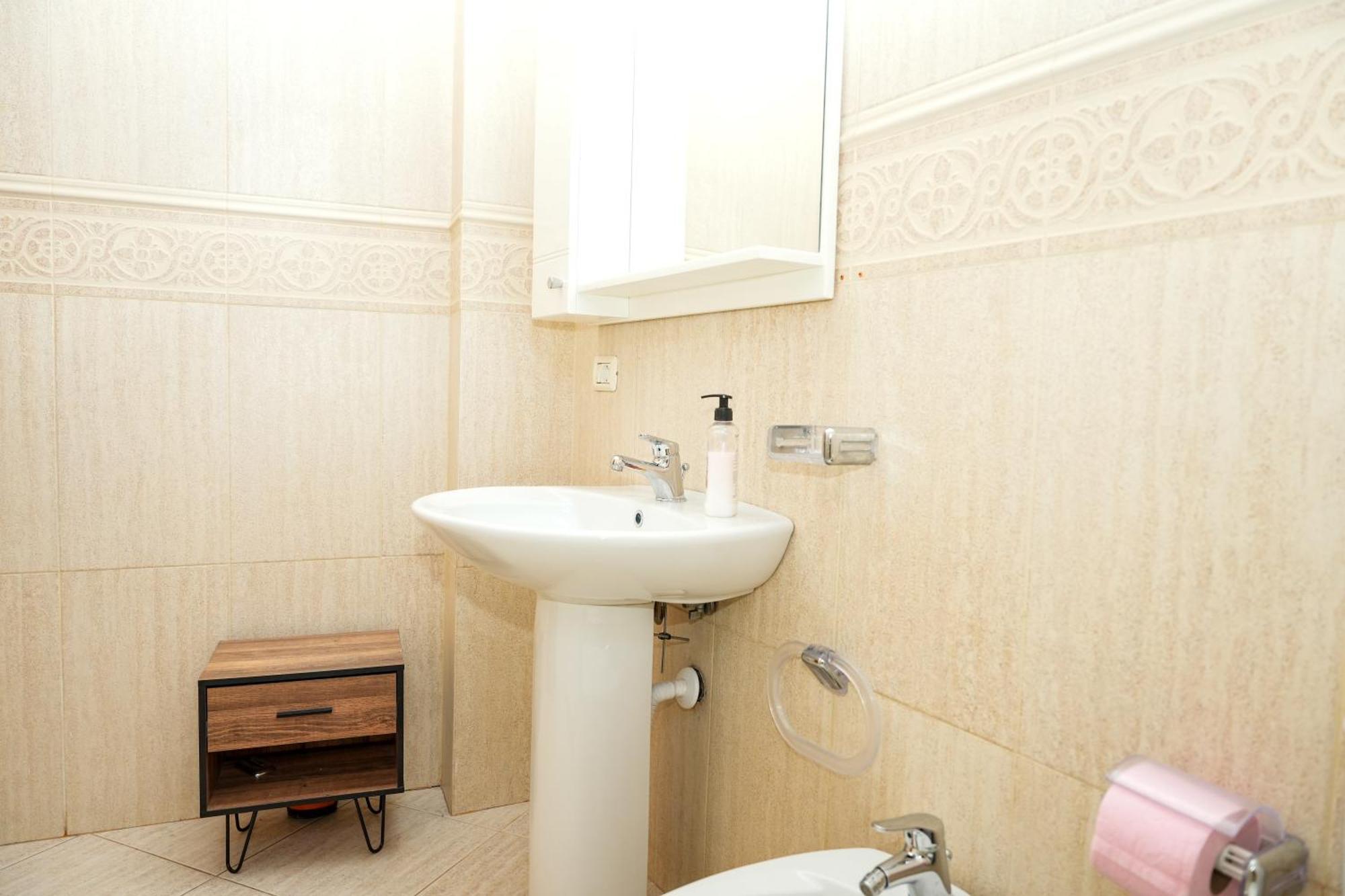 Cozy Apartment In The Heart Of Tirana ! Zewnętrze zdjęcie